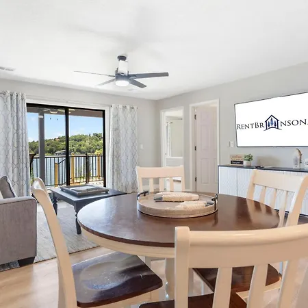 Table Rock Shoreline Steps Away, Newly Renovated Condo, $400 Of Daily Free Tickets
